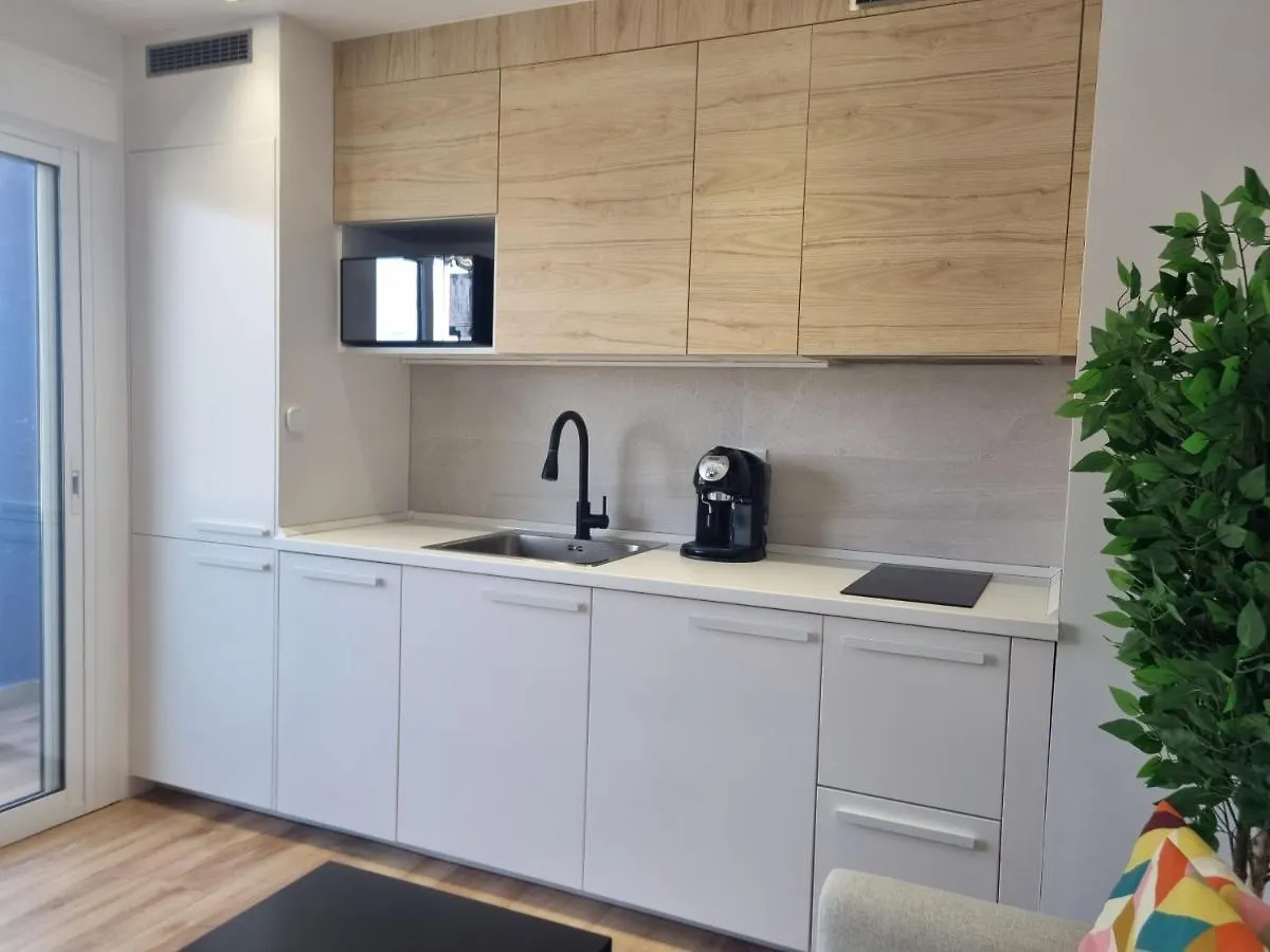 Precioso Apartamento En El Centro Con Terraza Torremolinos Spain